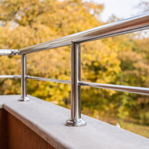 Поручні на балкон